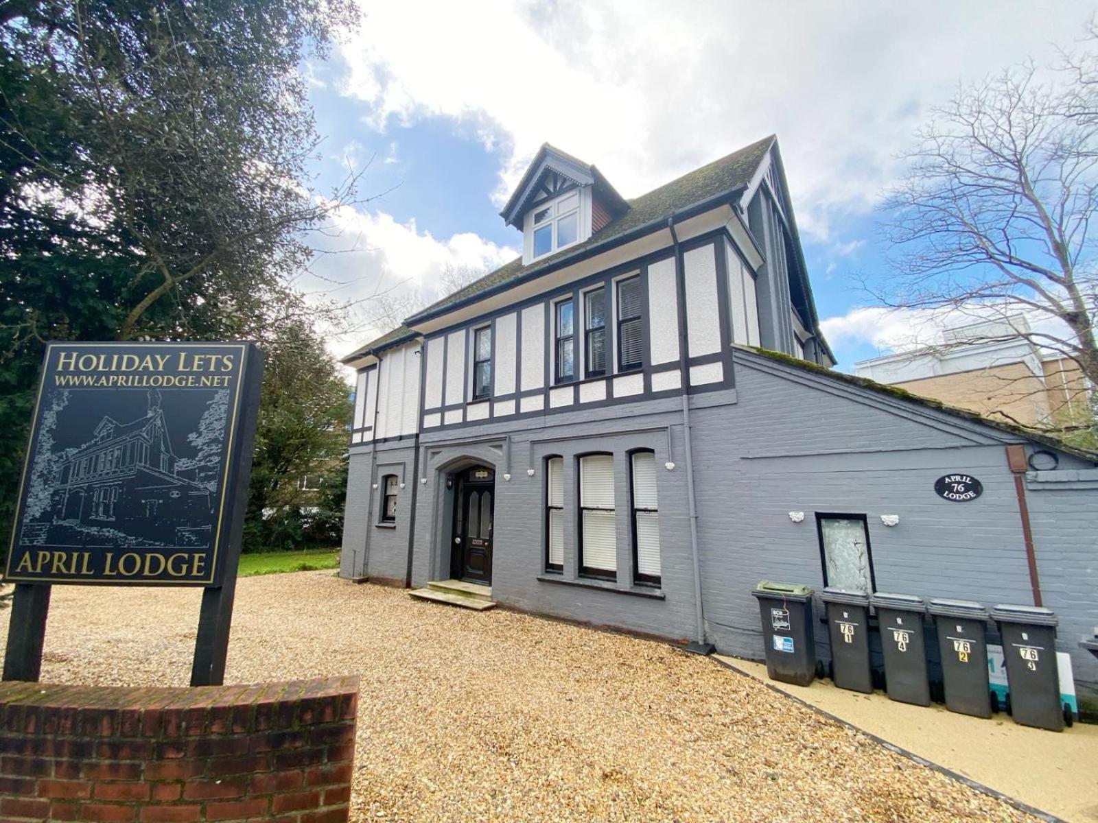 Summer Breeze. 3-Bed Apartment Close To The Beach Bournemouth Esterno foto
